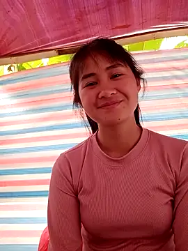 Snapshot of Him_MountainGirl chatting on February 5, 2026, 1:45 am Him MountainGirl online show from February 5, 2026, 1:45 am