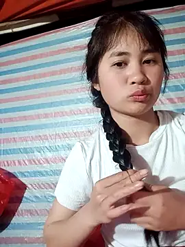 Snapshot of Him_MountainGirl chatting on February 5, 2026, 10:05 pm Him MountainGirl online show from February 5, 2026, 10:05 pm