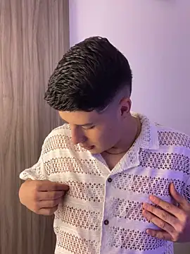 Goldenknight33 online show from February 12, 2026, 2:17 pm