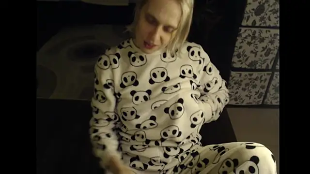 Sweet Shugar 4Daddy online show from December 22, 2025, 8:20 pm