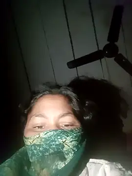 Pooja125599 online show from January 5, 2026, 11:30 pm