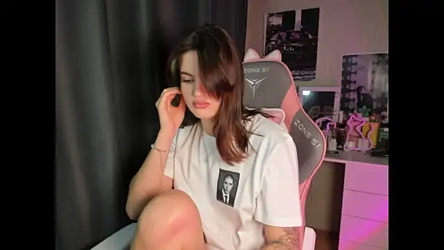 NikkieKitty online show from December 22, 2025, 5:13 pm