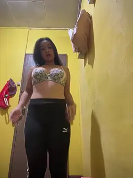 Lovely apple19 online show from April 15, 2026, 10:21 am