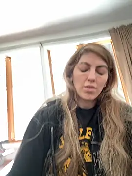 Snapshot of CelestialRuby chatting on November 2, 2025, 4:12 pm CelestialRuby online show from November 2, 2025, 4:12 pm