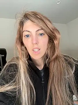 Snapshot of CelestialRuby chatting on November 7, 2025, 3:38 pm CelestialRuby online show from November 7, 2025, 3:38 pm