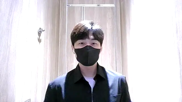 kimze7 online show from January 13, 2026, 7:01 am