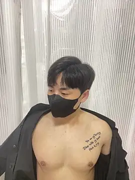 kimze7 online show from December 14, 2025, 2:11 pm