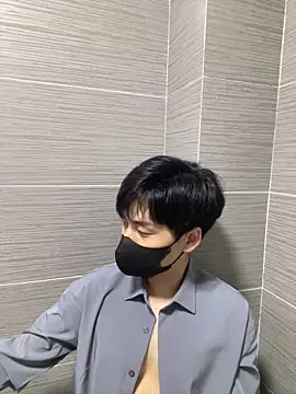 kimze7 online show from April 13, 2026, 3:16 pm