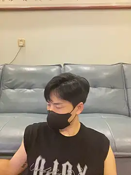 kimze7 online show from June 25, 2026, 2:11 pm