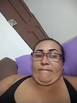 Nini Love  online show from April 3, 2026, 3:13 am