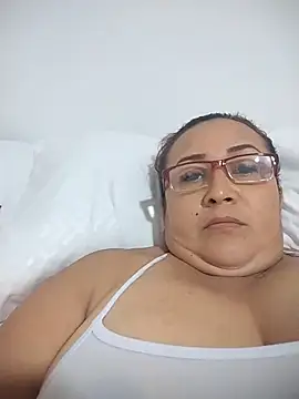 Nini Love  online show from March 30, 2026, 8:49 am