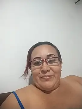 Nini Love  online show from April 4, 2026, 5:14 am