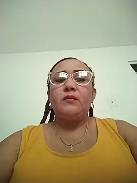 Nini Love  online show from January 15, 2026, 2:53 pm