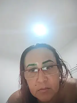 Nini Love  online show from March 31, 2026, 6:04 am