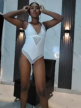 Snapshot of CaramelDesire chatting on May 20, 2026, 12:51 am CaramelDesire online show from May 20, 2026, 12:51 am
