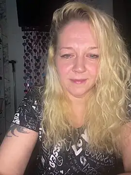 Snapshot of JenniferCarmen chatting on February 18, 2026, 6:26 pm JenniferCarmen online show from February 18, 2026, 6:26 pm