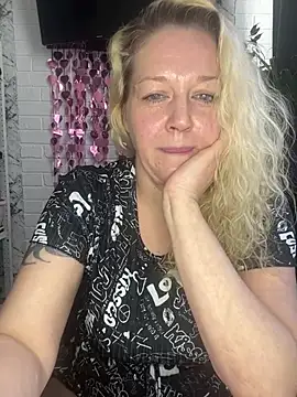 Snapshot of JenniferCarmen chatting on February 26, 2026, 8:58 am JenniferCarmen online show from February 26, 2026, 8:58 am