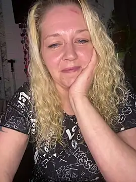 Snapshot of JenniferCarmen chatting on February 20, 2026, 3:36 pm JenniferCarmen online show from February 20, 2026, 3:36 pm