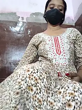 couplegk71 online show from February 20, 2026, 6:37 am