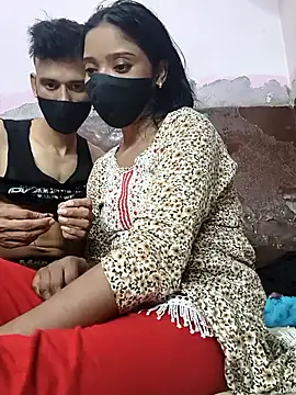 couplegk71 online show from February 19, 2026, 3:42 pm