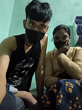 couplegk71 online show from January 17, 2026, 3:48 pm