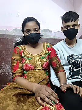 couplegk71 online show from February 7, 2026, 1:19 pm