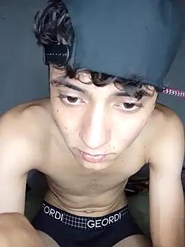 maikel23grande online show from December 22, 2025, 6:52 pm