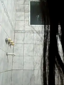 AmaTiffany online show from December 14, 2025, 11:32 pm