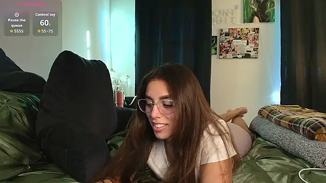 MilaSeren online show from March 10, 2026, 1:09 am