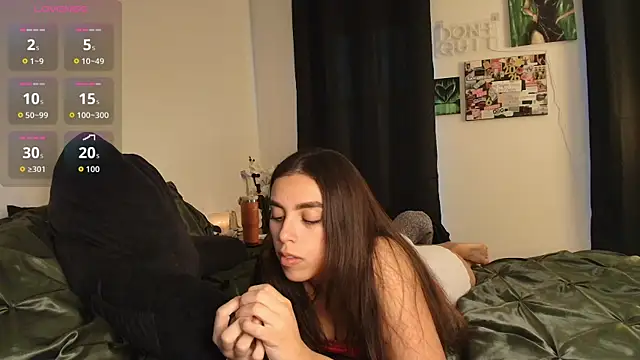 MilaSeren online show from April 1, 2026, 1:08 am