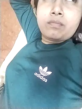 pihuu1313 online show from April 22, 2026, 4:14 pm