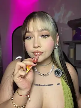 Daniela ruizz online show from April 16, 2026, 11:40 pm