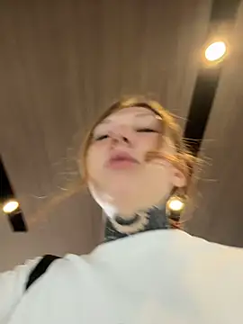 Snapshot of FionaMurr chatting on February 19, 2026, 4:20 am FionaMurr online show from February 19, 2026, 4:20 am