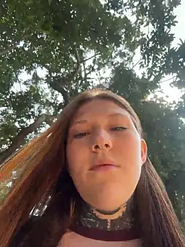 Snapshot of FionaMurr chatting on February 5, 2026, 4:19 am FionaMurr online show from February 5, 2026, 4:19 am