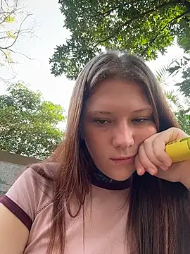 FionaMurr online show from March 16, 2026, 1:24 am