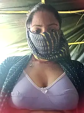 Poonam8080 online show from December 16, 2025, 6:39 am