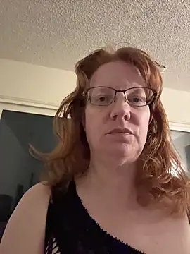 Snapshot of Lenaravenswood chatting on March 3, 2026, 6:42 am Lenaravenswood online show from March 3, 2026, 6:42 am