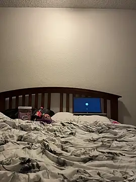 Lenaravenswood online show from April 15, 2026, 5:02 am