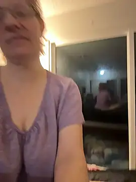 Snapshot of Lenaravenswood chatting on February 1, 2026, 8:01 am Lenaravenswood online show from February 1, 2026, 8:01 am