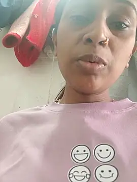 nehakapoor89 online show from December 15, 2025, 8:09 am