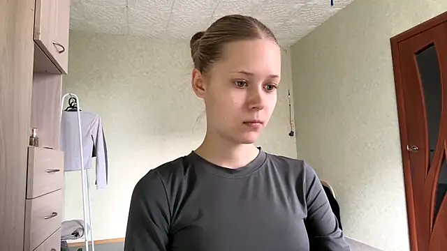 ZaidaSchwarten online show from March 29, 2026, 1:02 pm