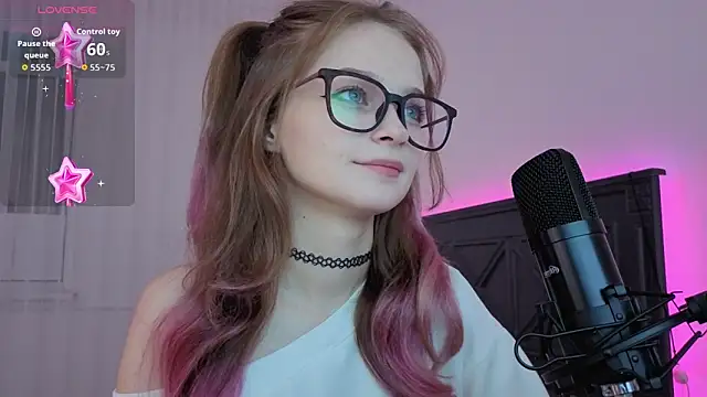 Snapshot of Angel_Bruh chatting on February 11, 2026, 6:52 pm Angel Bruh online show from February 11, 2026, 6:52 pm