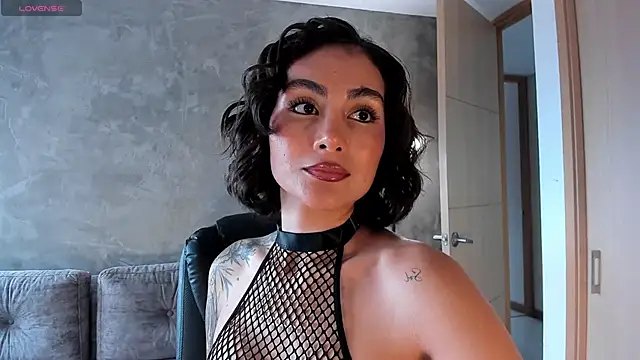 ValerieAustin online show from December 5, 2025, 4:38 pm