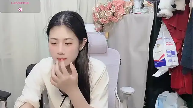 Yvonne-07 online show from March 13, 2026, 2:55 pm