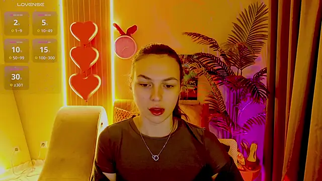 Snapshot of MaxinCarroll chatting on February 16, 2026, 5:17 am MaxinCarroll online show from February 16, 2026, 5:17 am