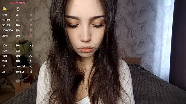 Qwami Amie online show from April 14, 2026, 6:29 am