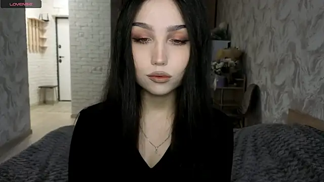 Snapshot of Qwami_Amie chatting on May 31, 2026, 5:35 am Qwami Amie online show from May 31, 2026, 5:35 am