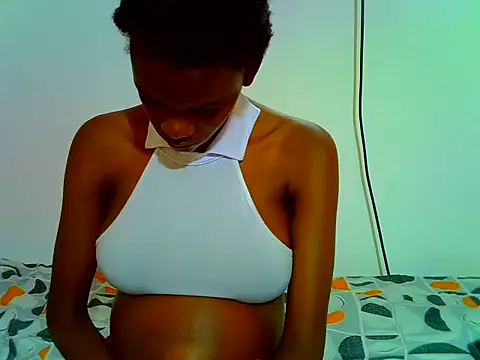 PetiteDoll 06 online show from April 12, 2026, 11:13 am