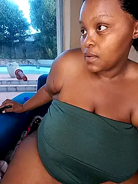 ChoklitBerryXX online show from April 10, 2026, 5:03 am