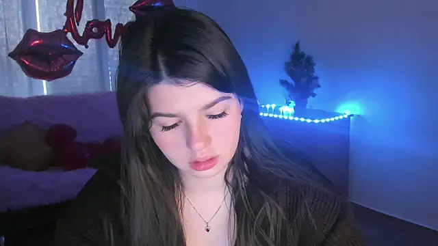 KisaModel online show from March 2, 2026, 1:28 am